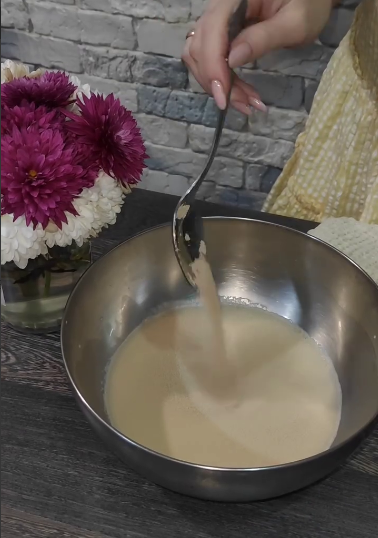 Хочеш рогалики за 30 хвилин? Тоді зберігайте цей експрес-рецепт! Смачні, м'якенькі і повітряні рогалики з начинкою