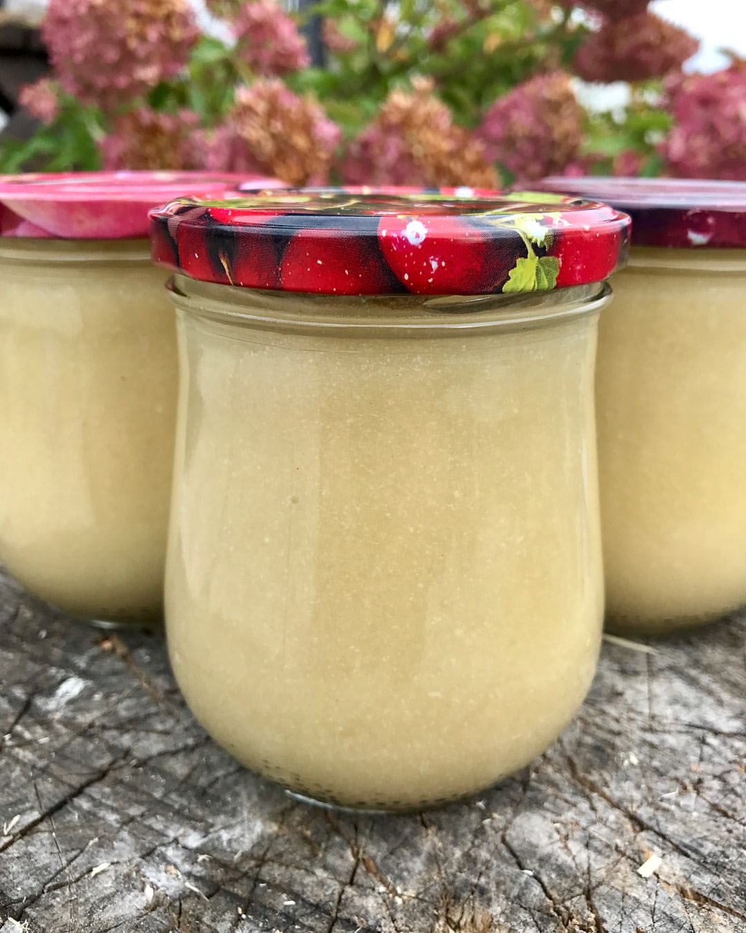 Яблучне пюре зі згущеним молоком - ця заготовка на зиму із яблук в мене вже кілька років є найулюбленішою!