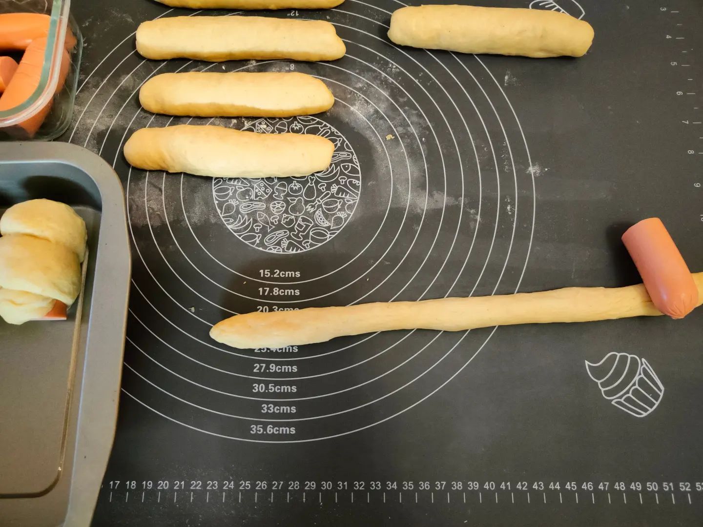 Найсмачніші булочки з сосисками - ділюсь своїм улюбленим рецептом приготування в домашніх умовах