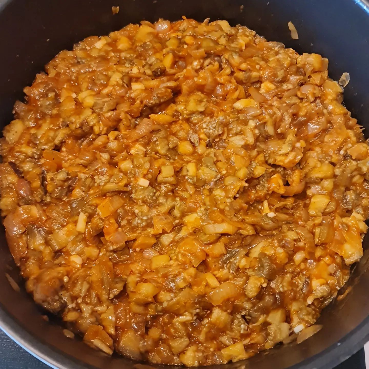 Це мій фаворит, вона просто божественна! Баклажанну ікру тепер готую так! Саме ця ікра має яскраво виражений смак баклажанів!