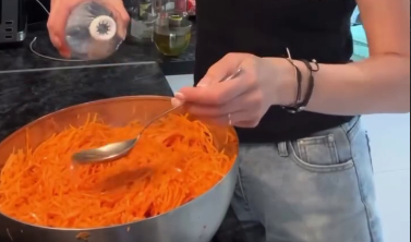 Морква по-корейськи на зиму - найпростіший рецепт БЕЗ стерилізації, виходить дуже смачна і соковита!