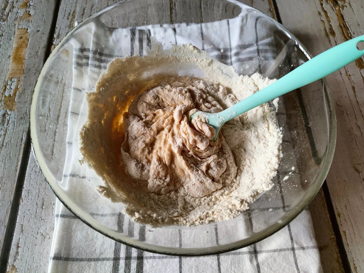 Найсмачніші булочки з сосисками - ділюсь своїм улюбленим рецептом приготування в домашніх умовах