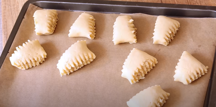 Вперше з такою начинкою! Це справжній захват - смачніше, ніж будь-яке тістечко! Рецепт смачного печива на кефірі