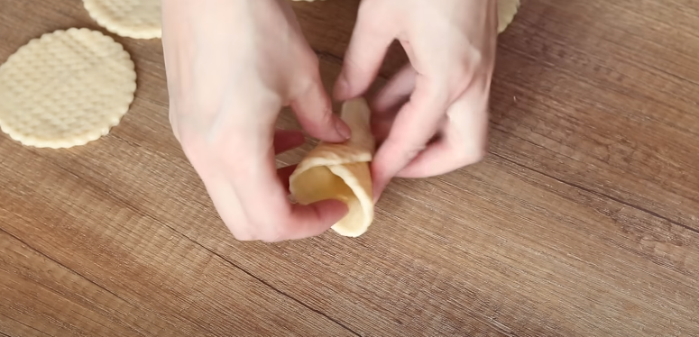 Новинка! Сирне печиво з ніжною начинкою, яке схоже на морозиво. Це дуже просто та швидко, а результат відмінний!