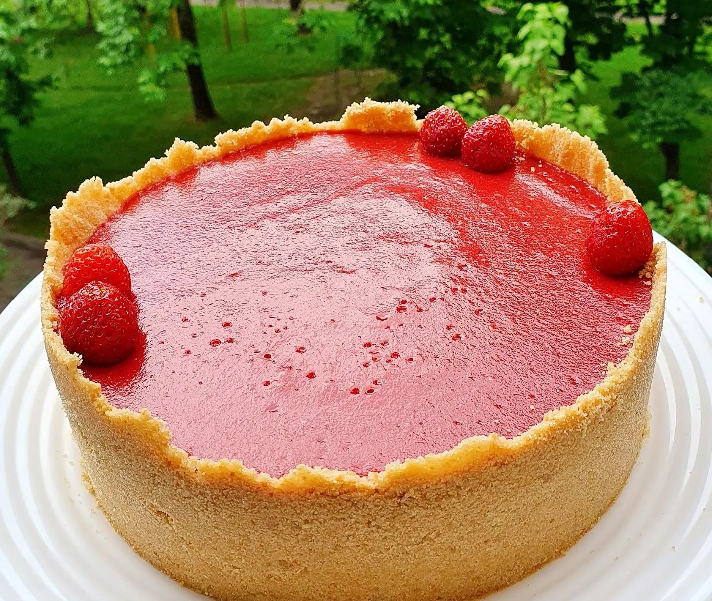 Найніжніший сирний тортик з ягодами - простий рецепт без випічки! Полуничний чізкейк, що тане в роті!