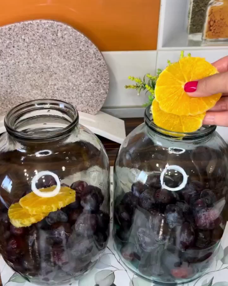 Цей компот летить у нас найперший взимку! Компот зі слив на зиму - рецепт БЕЗ стерилізації на 3 л банку