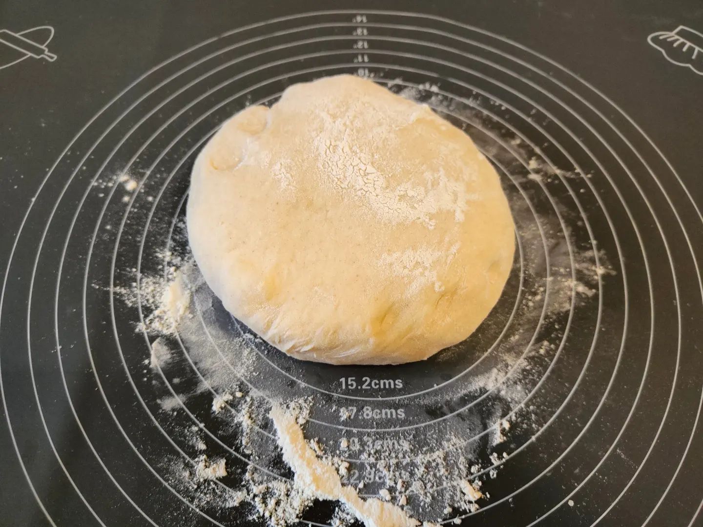 Найсмачніші булочки з сосисками - ділюсь своїм улюбленим рецептом приготування в домашніх умовах