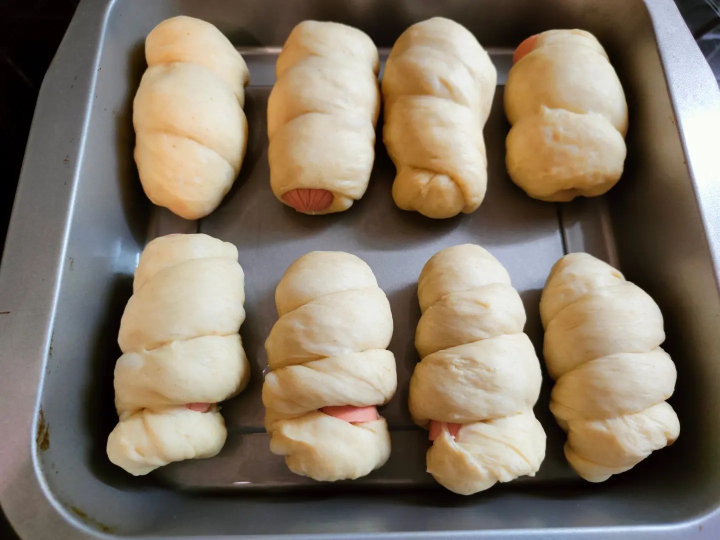 Найсмачніші булочки з сосисками - ділюсь своїм улюбленим рецептом приготування в домашніх умовах