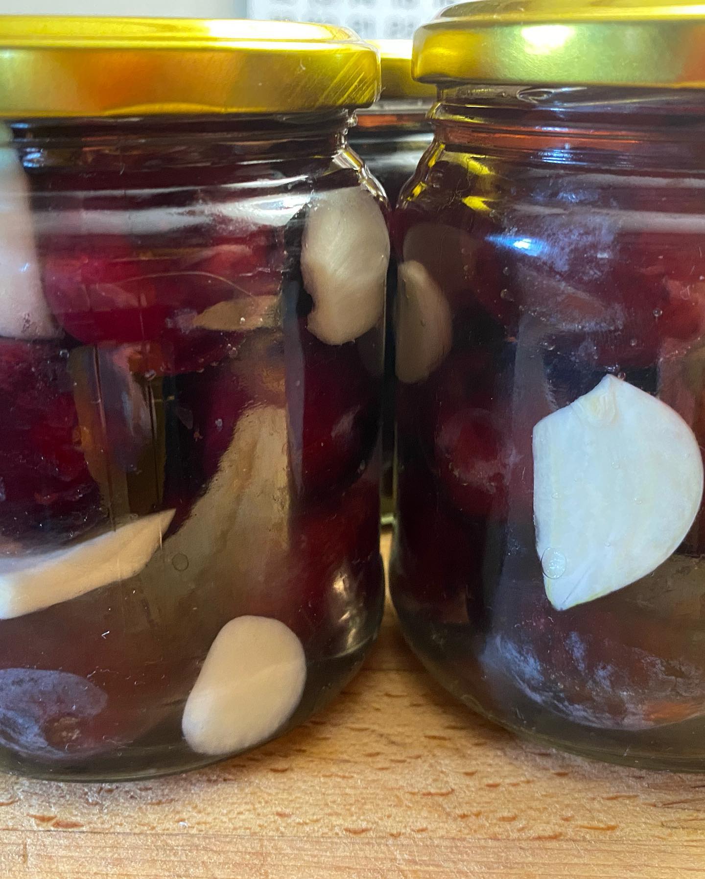 Як тільки бачу ці сливи, то відразу хочу м'яса! Мариновані пряні сливи з часником на зиму