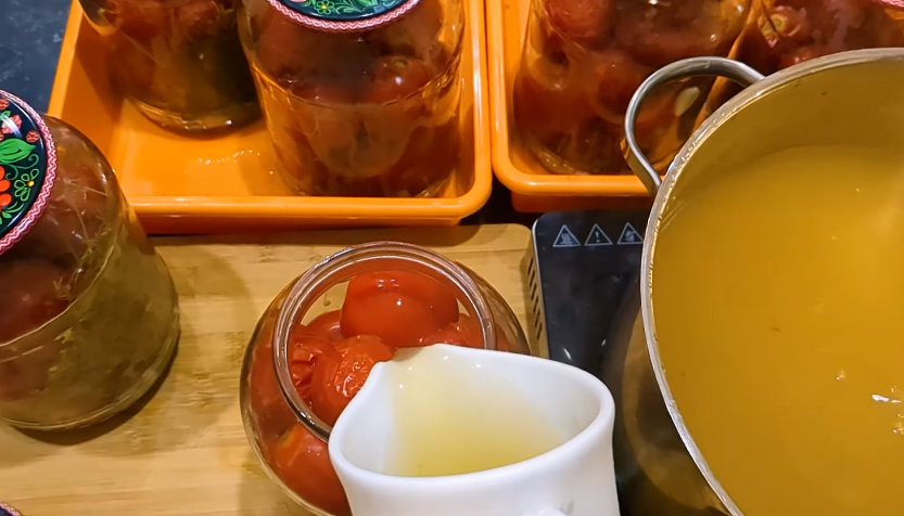 Квашені помідори, як бочкові! БЕЗ оцту та стерилізації! Такі помідори на зиму зберігаються у квартирі!