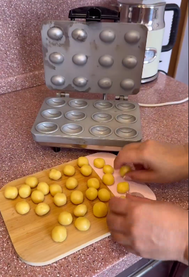 Ті самі горішки зі згущеним молоком, як в нашому дитинстві! Рецепт тіста зі старого зошита, горішки ідеальні і без зайвих краєчків