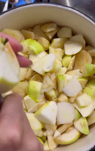 Готую вже кілька років підряд за цим рецептом! Яблучне пюре "Ніжинка" на зиму - це неймовірна смакота!