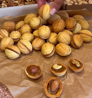 Ті самі горішки зі згущеним молоком, як в нашому дитинстві! Рецепт тіста зі старого зошита, горішки ідеальні і без зайвих краєчків