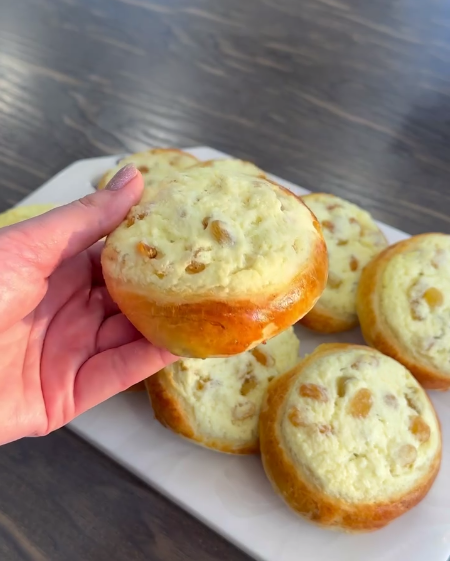 Це кращий рецепт зі всіх, що я пробувала! Ватрушки з сирною начинкою - смачні, ніжні і просто бомбічні!