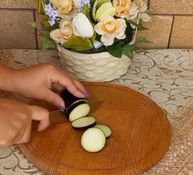 Ці пікантні баклажани по-грузинськи в обов'язковому порядку готуємо щороку! Дуже смачна, гостренька закуска з баклажанів на зиму