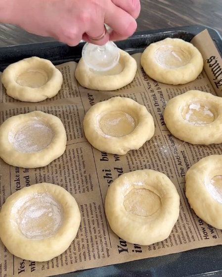 Це кращий рецепт зі всіх, що я пробувала! Ватрушки з сирною начинкою - смачні, ніжні і просто бомбічні!