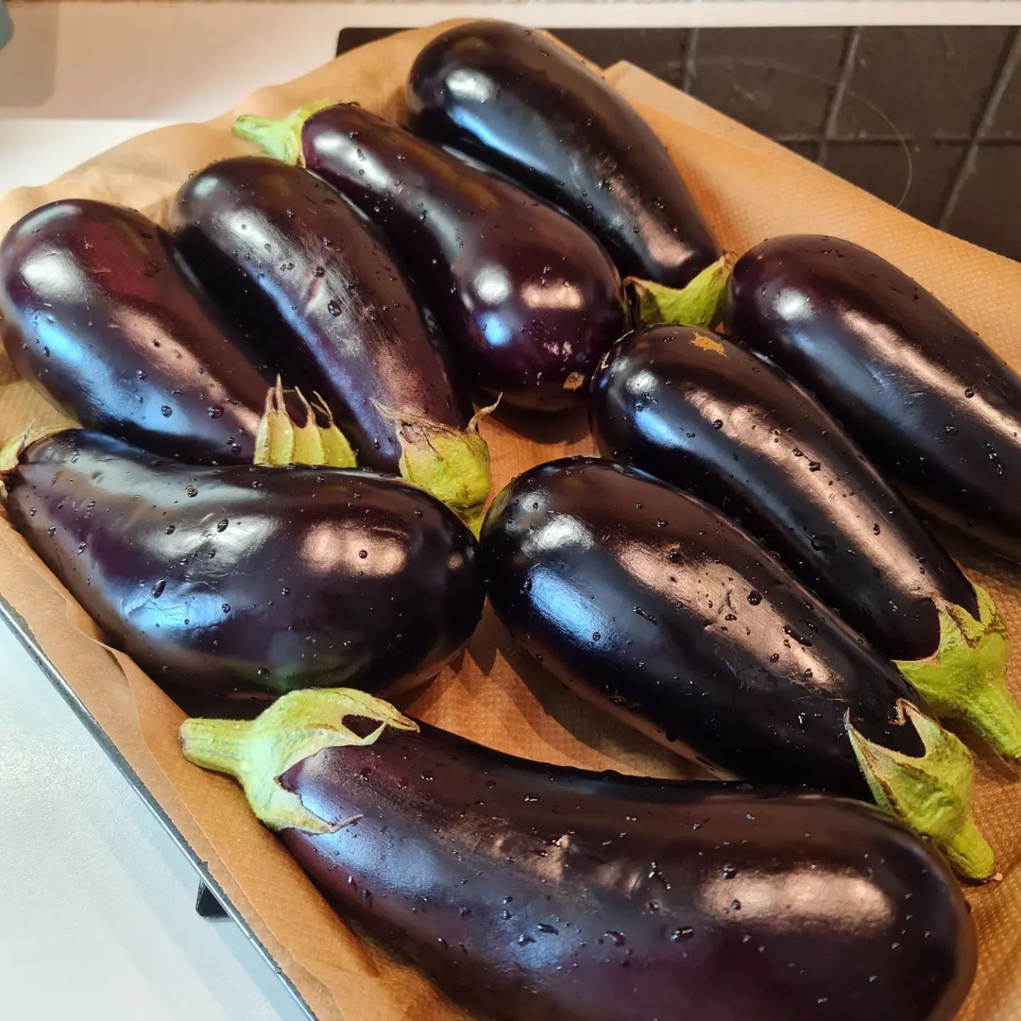 Це мій фаворит, вона просто божественна! Баклажанну ікру тепер готую так! Саме ця ікра має яскраво виражений смак баклажанів!