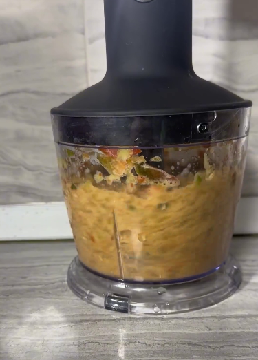 Дуже смачні оригінальні помідори на зиму половинками - готую їх у пікантному маринаді, який випиваємо до останньої краплі!