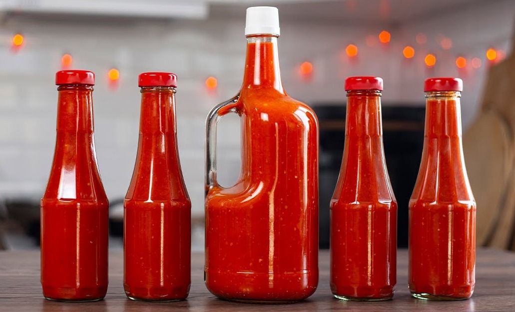 Мегрельський соус на зиму з помідорів, перцю і часнику - він дуже смачний, гостренький, а до шашлика просто "пісня"