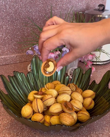 Ті самі горішки зі згущеним молоком, як в нашому дитинстві! Рецепт тіста зі старого зошита, горішки ідеальні і без зайвих краєчків