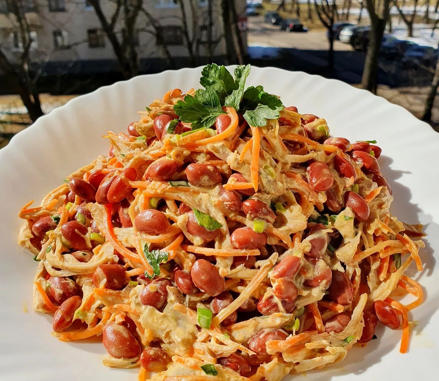 Салат з квасолею і морквою по-корейськи - рецепт простий та швидкий, а результат смачний та соковитий