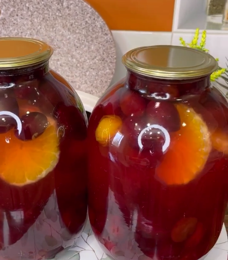 Цей компот летить у нас найперший взимку! Компот зі слив на зиму - рецепт БЕЗ стерилізації на 3 л банку