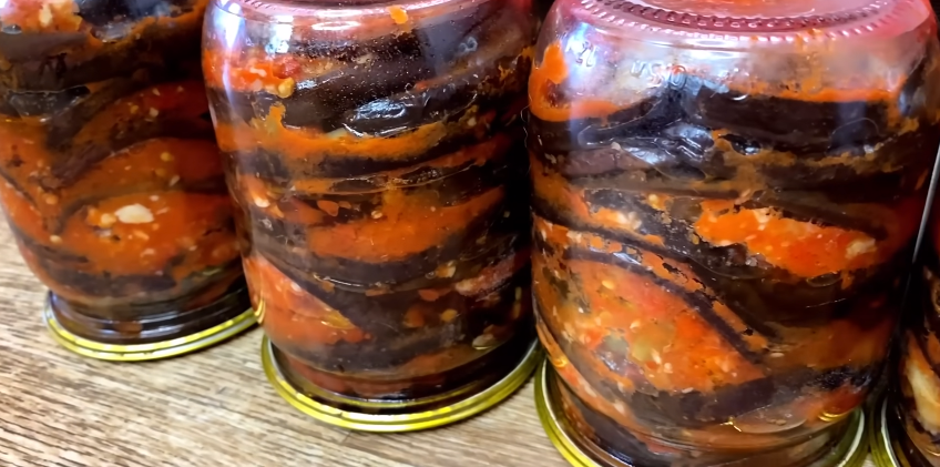 Це одна з улюблених заготовок мого чоловіка! Баклажани "Вогник" на зиму готую тільки за цим рецептом!