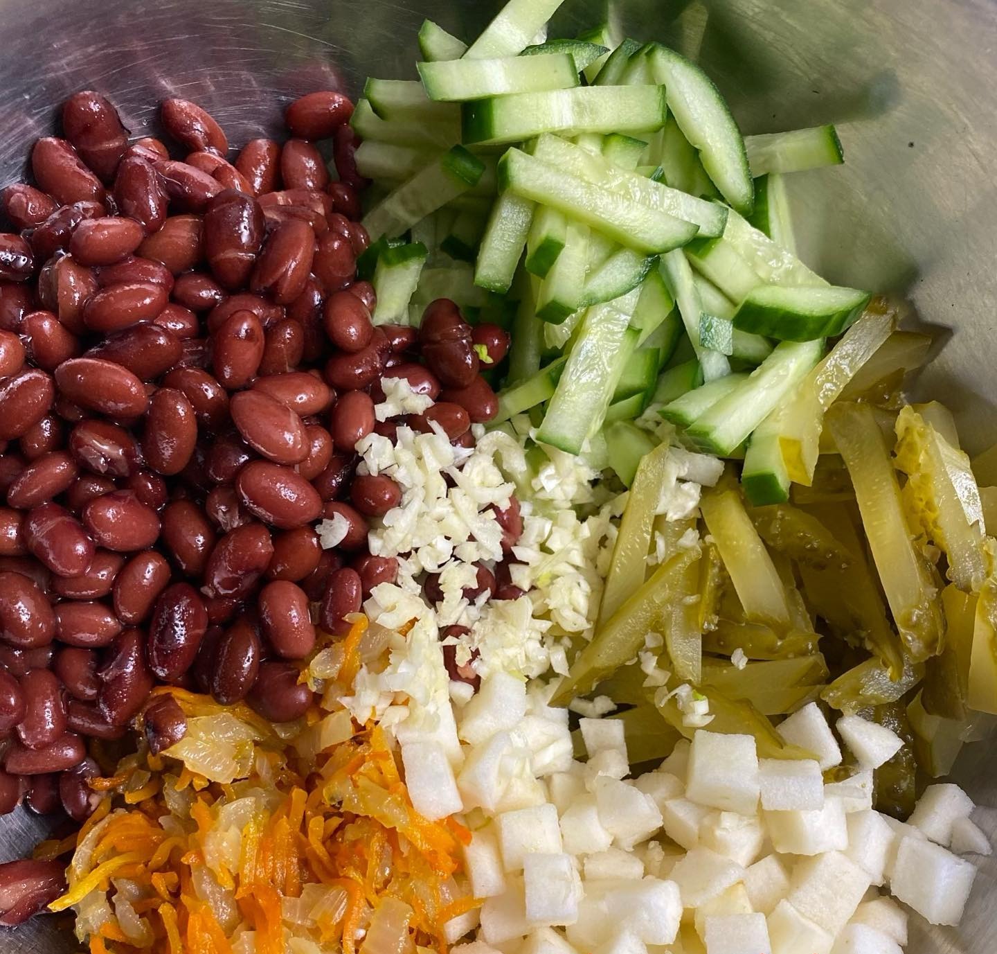 Один із улюблених салатів! Він без риби, без м'яса, і з дуже доступних продуктів! Подаю на будь-який стіл!