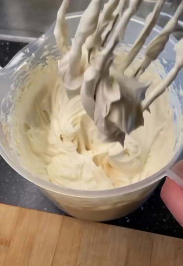 Цей пляцок підкорює з першого шматочка! Найсмачніший торт «Капітан Кукіс» - готується простіше ніж здається!