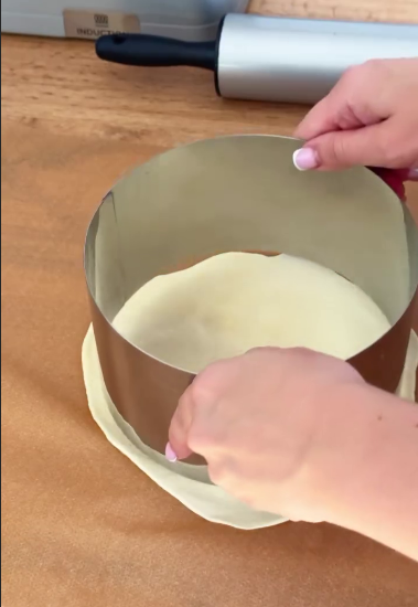 Такого Ви ще не пробували! Домашній торт "Птіфур" - чудовий торт зі сметанного тіста та смачним кремом з чорносливом