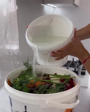 Смачна, хрумка, солона капуста "Пелюстка" БЕЗ оцту! Люблю цю капусту і в маринованому вигляді, але квашена смакує по-особливому!