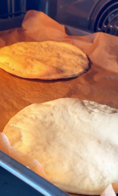 Такого Ви ще не пробували! Домашній торт "Птіфур" - чудовий торт зі сметанного тіста та смачним кремом з чорносливом