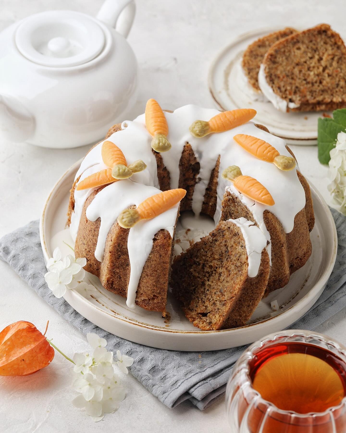 Для мене це справжня осіння випічка! Морквяний кекс з цукровою глазур'ю - це дуже смачно, а аромат на увесь будинок!