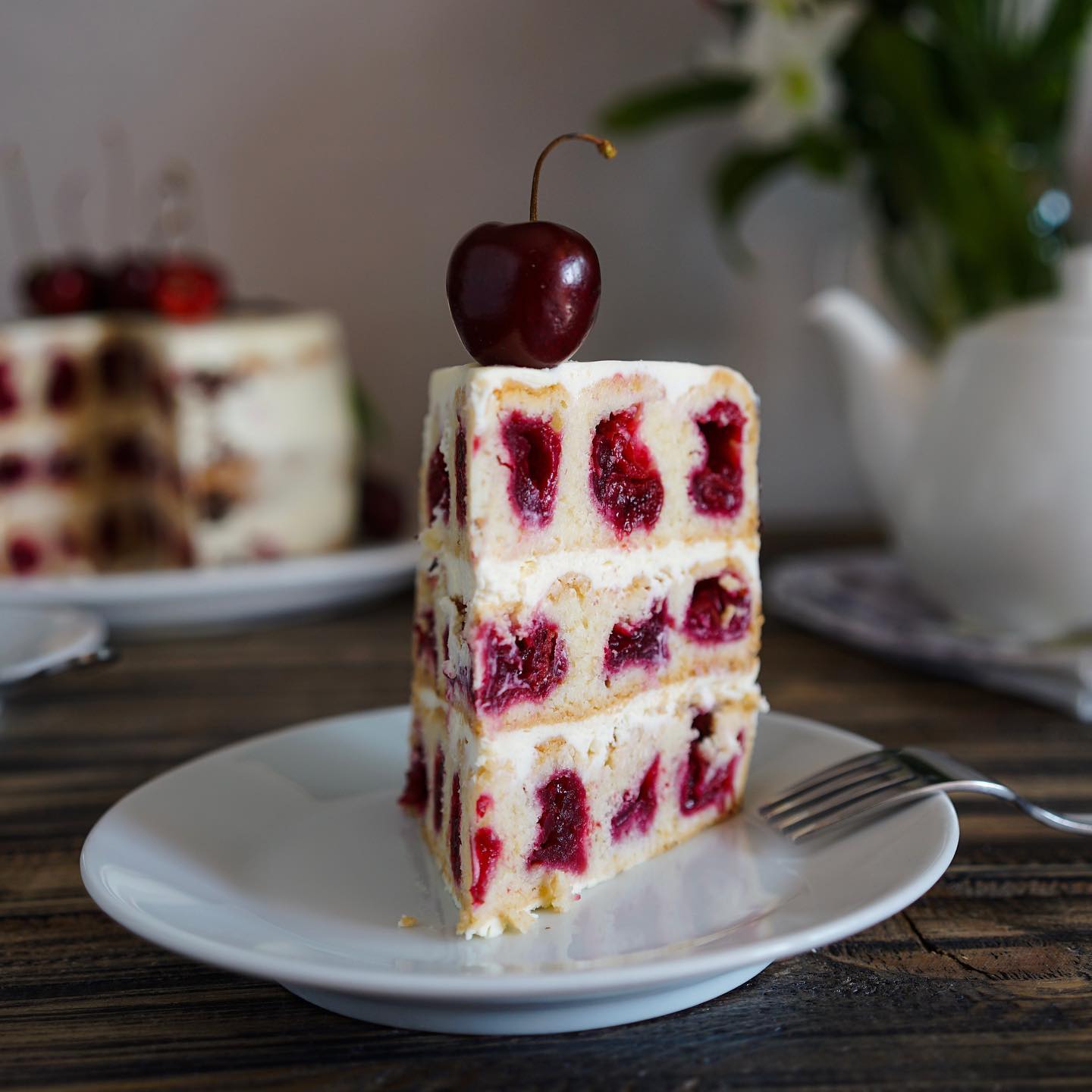 Розкішний пляцок "Вишня під снігом" із сметанним кремом по-новому! Неймовірно смачний тортик нашого дитинства!