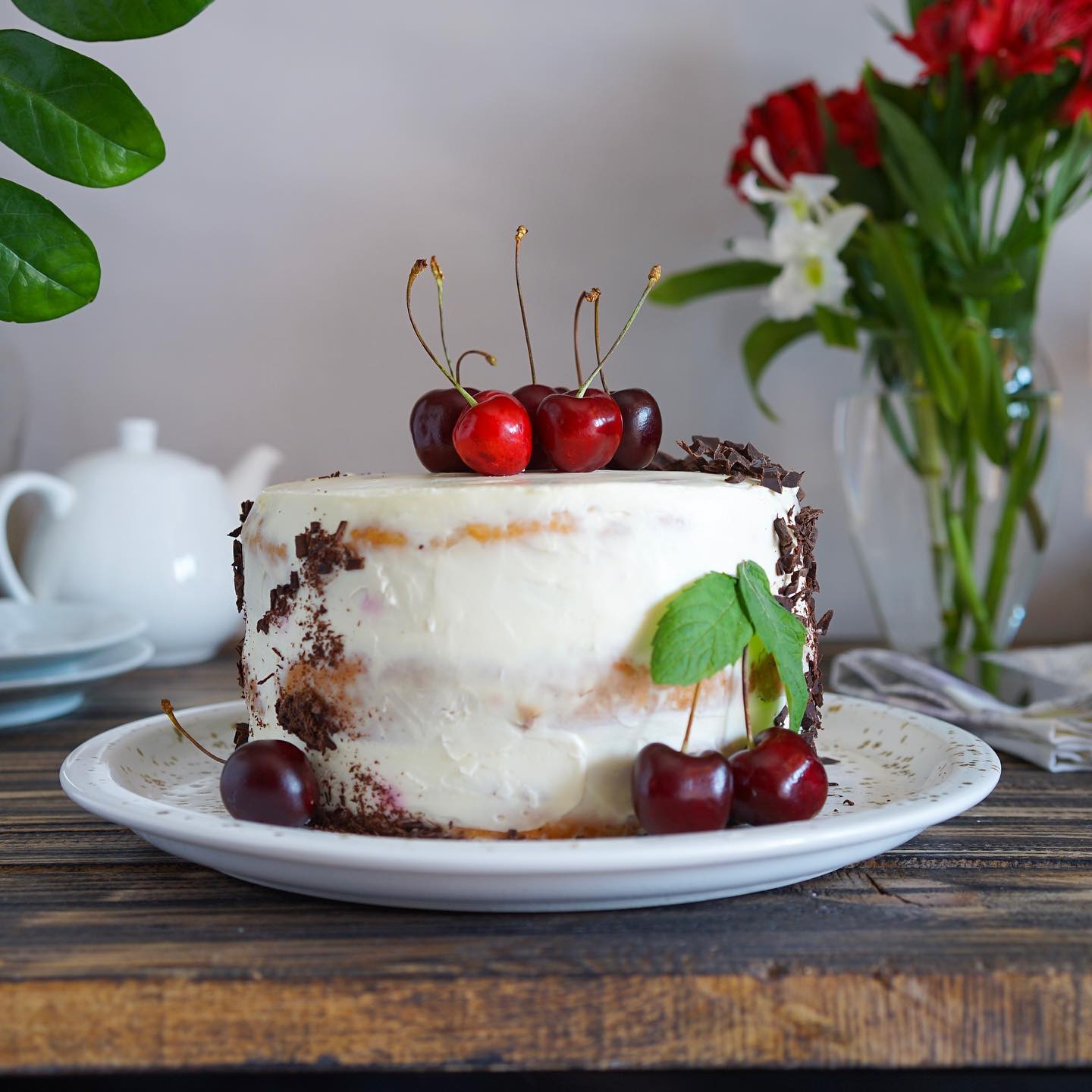 Розкішний пляцок "Вишня під снігом" із сметанним кремом по-новому! Неймовірно смачний тортик нашого дитинства!