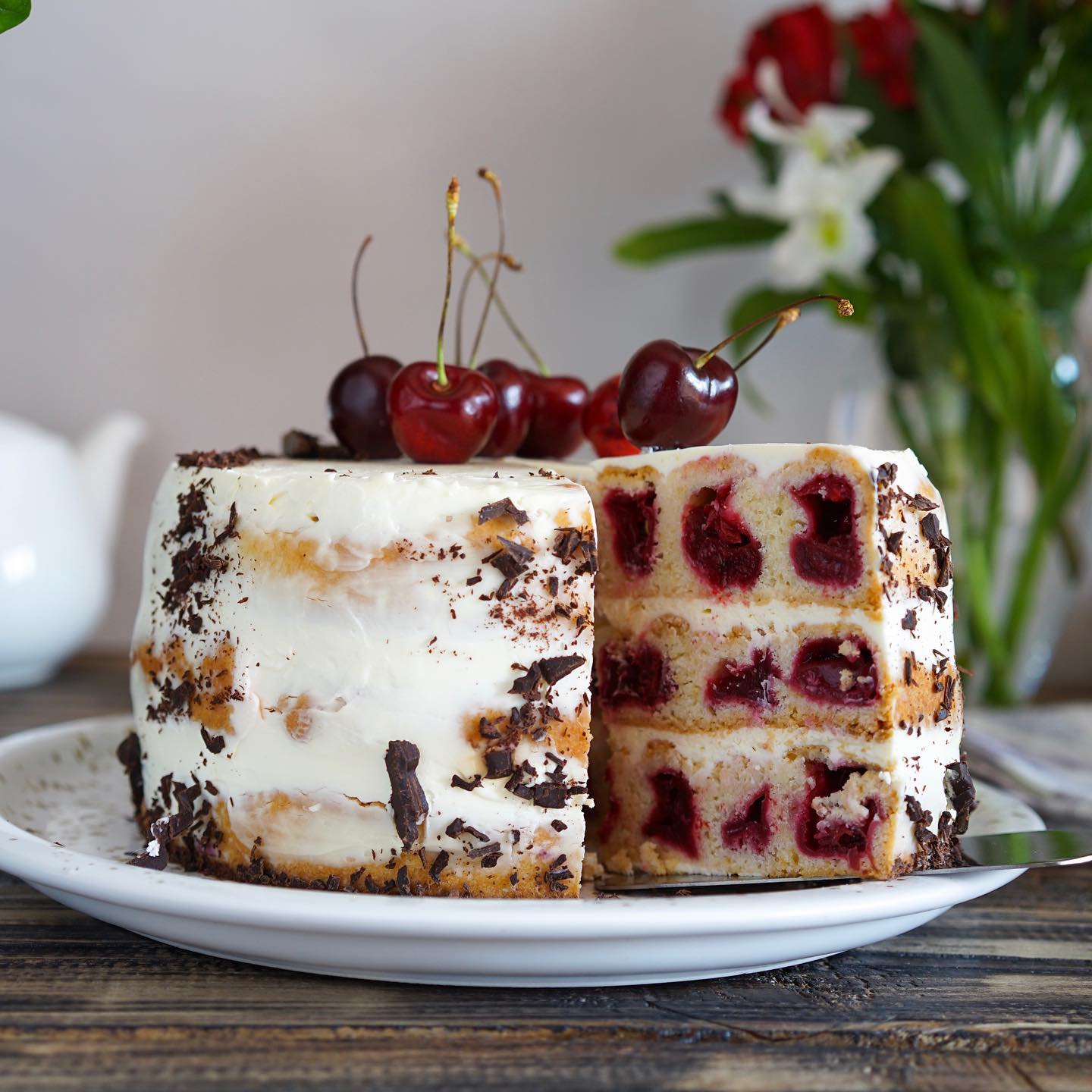 Розкішний пляцок "Вишня під снігом" із сметанним кремом по-новому! Неймовірно смачний тортик нашого дитинства!