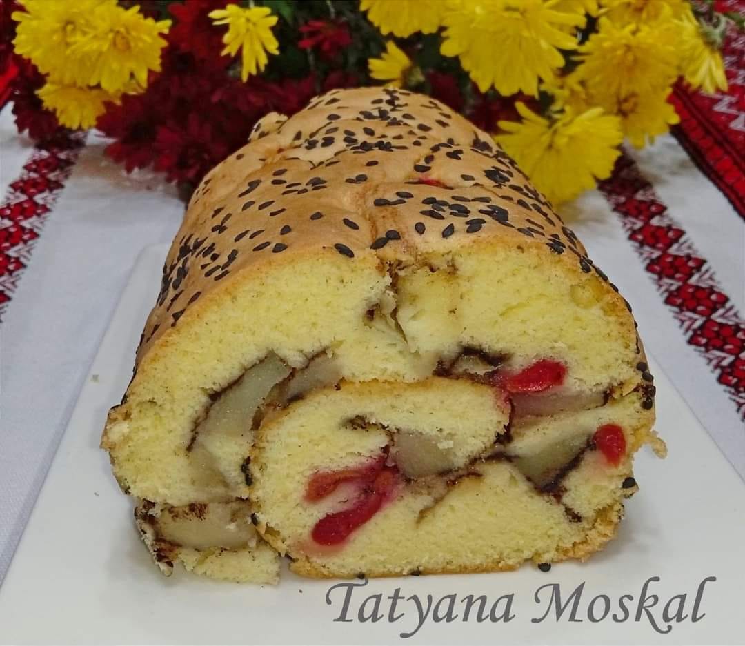 Цей рулет готується дуже швидко, і підійде для тих, хто не любить кремів. Чудовий рецепт від української господині!