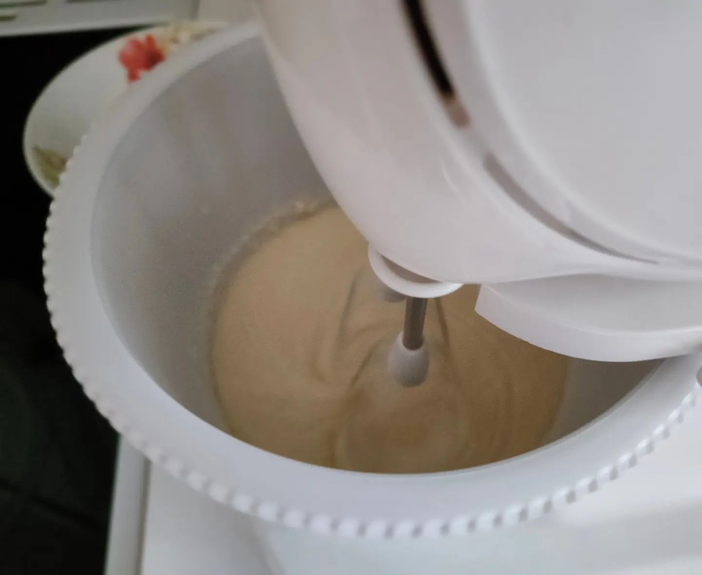 Кекси-тістечка з сирною шапочкою та ягодами - ну це дуже смачно! Ідеально на сніданок чи перекус!