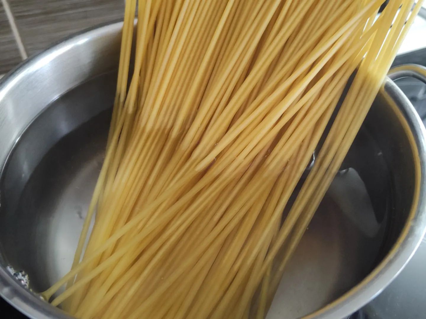 Пастиціо - це грецька лазанья з макаронами. Так смачно, що я готова їсти цю страву вранці, в обід і на вечір