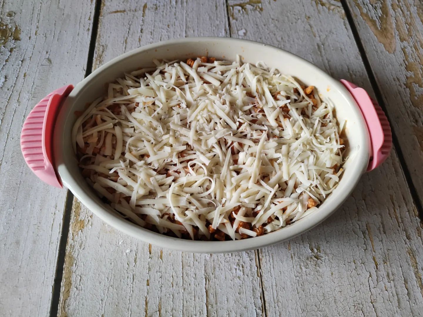 Пастиціо - це грецька лазанья з макаронами. Так смачно, що я готова їсти цю страву вранці, в обід і на вечір