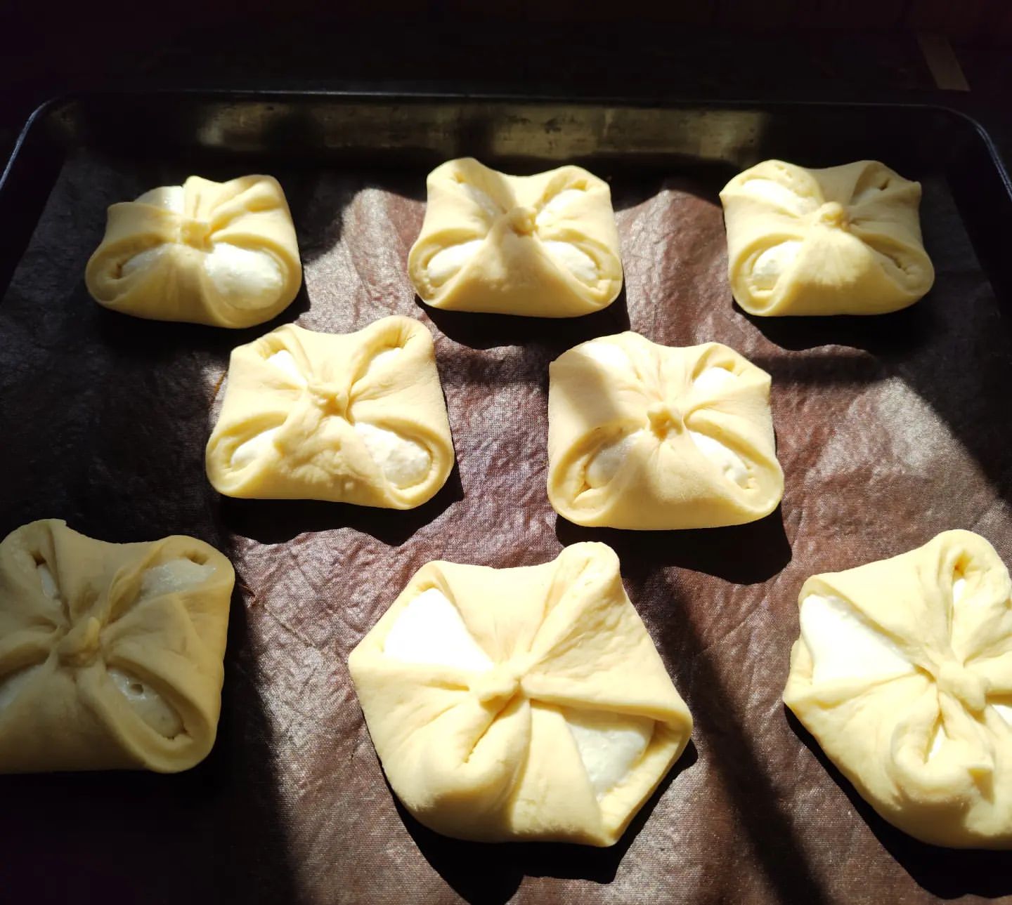 Булочки з сиром "Угорські ватрушки" - цю смакоту обожнюють і діти і дорослі! Сир не витікає, А БУЛОЧКИ ДУЖЕ НІЖНІ!