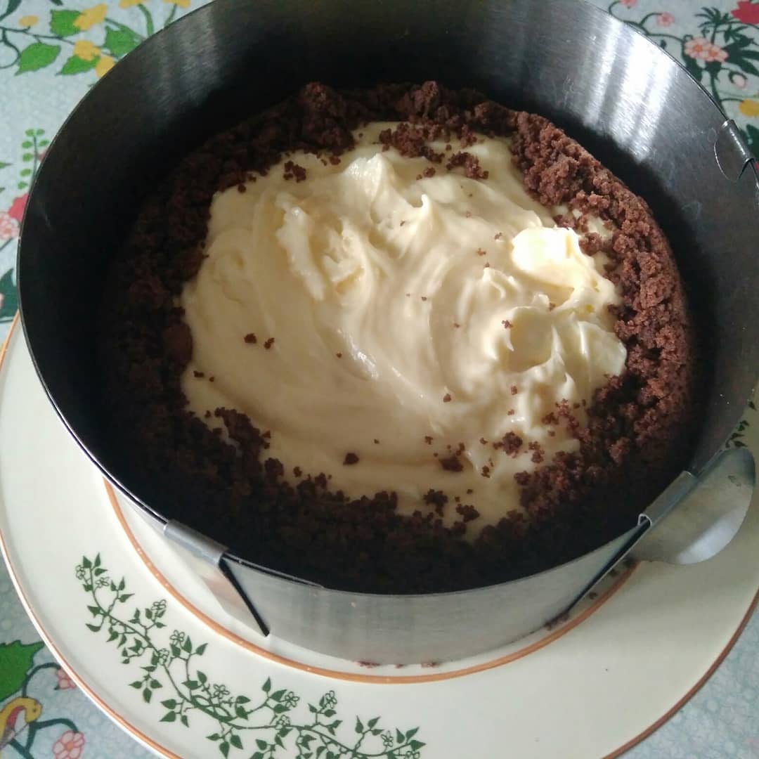 Шоколадно-сметанний торт з вишнями БЕЗ випічки - цю смакоту я готую швидко і просто, виходить не жирний і в міру солодкий