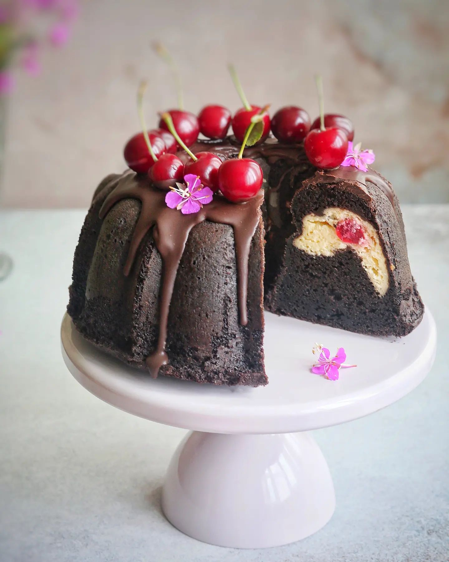 Божественно смачний КЕКС, що замінить будь-який торт! Ароматне, шоколадне тісто, вишні і сирна начинка - це неймовірна смакота!