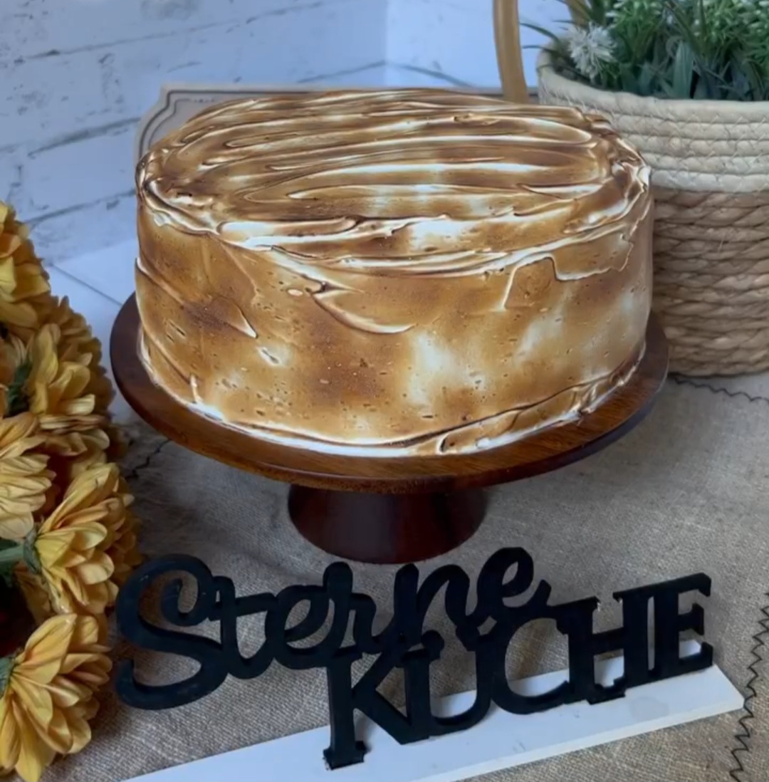 Це щось божественне! Розкішний торт "День і ніч" - це один з найсмачніших тортиків. Рецепт авторський, але одночасно дуже простенький!