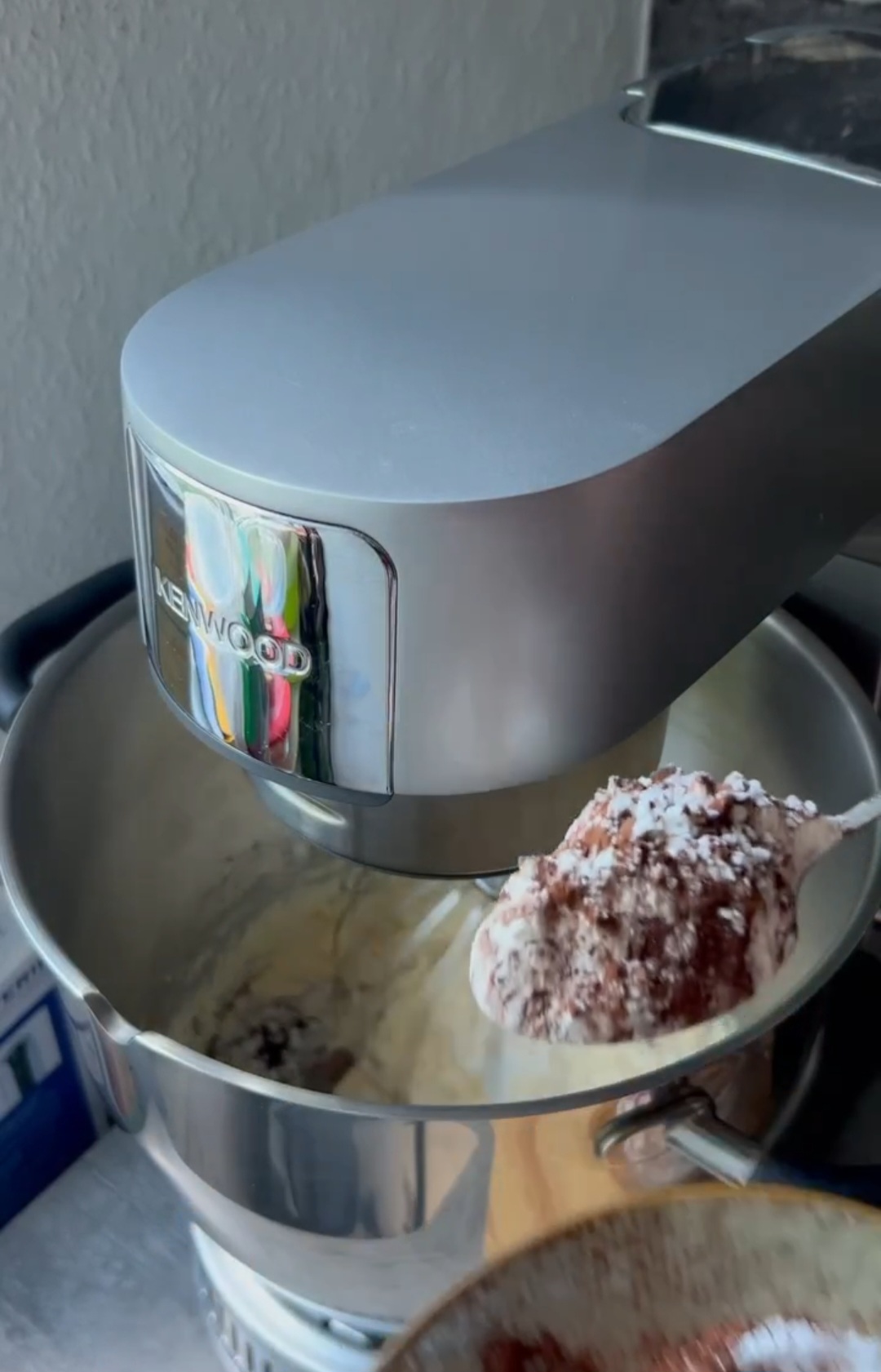 Це щось божественне! Розкішний торт "День і ніч" - це один з найсмачніших тортиків. Рецепт авторський, але одночасно дуже простенький!