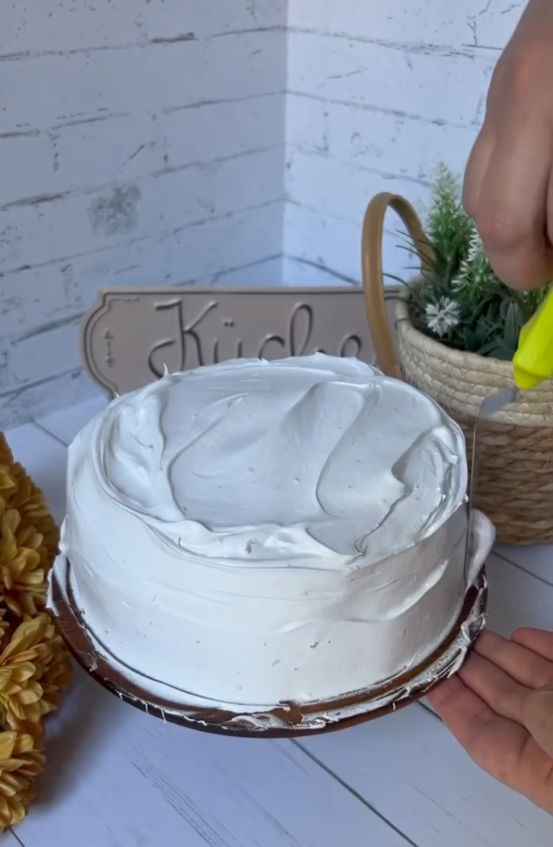 Це щось божественне! Розкішний торт "День і ніч" - це один з найсмачніших тортиків. Рецепт авторський, але одночасно дуже простенький!