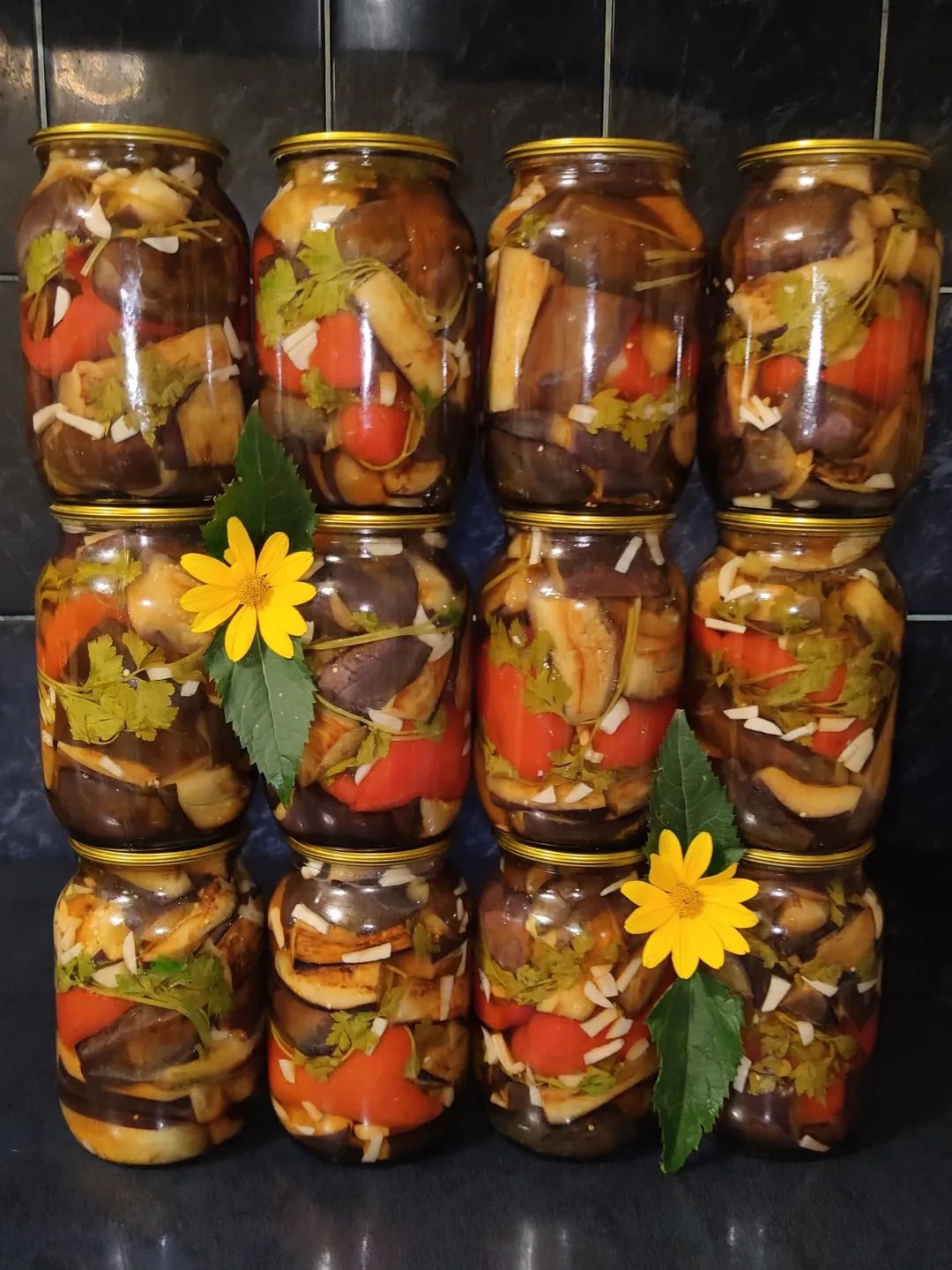 Поки є баклажани - щиро рекомендую! Приготуйте і я запевняю, так готуватимете завжди! Смажені баклажани з перцем на зиму. Це дуже смачно!