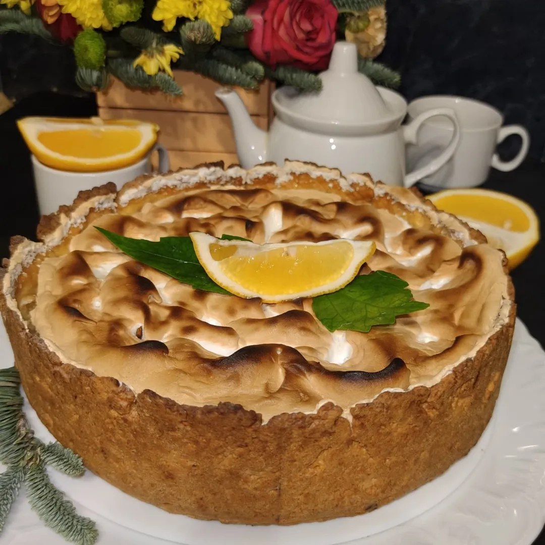 Нічого смачнішого я давно не їла! В сезон яблук печу по 2 рази на тиждень! Лимонно-яблучний пиріг з меренгою