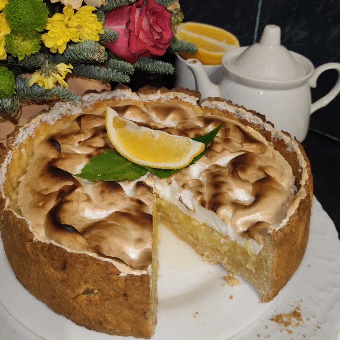 Нічого смачнішого я давно не їла! В сезон яблук печу по 2 рази на тиждень! Лимонно-яблучний пиріг з меренгою