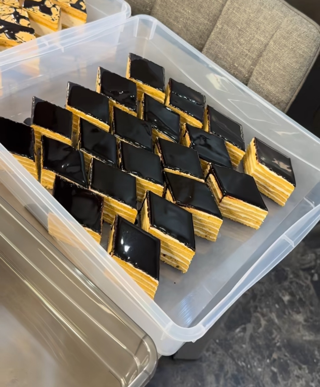 Смачніший і ніжніший нашого медовика! Він просто тане в роті! Рецепт цього торта дала вірменська подруга - «Пташине молоко»